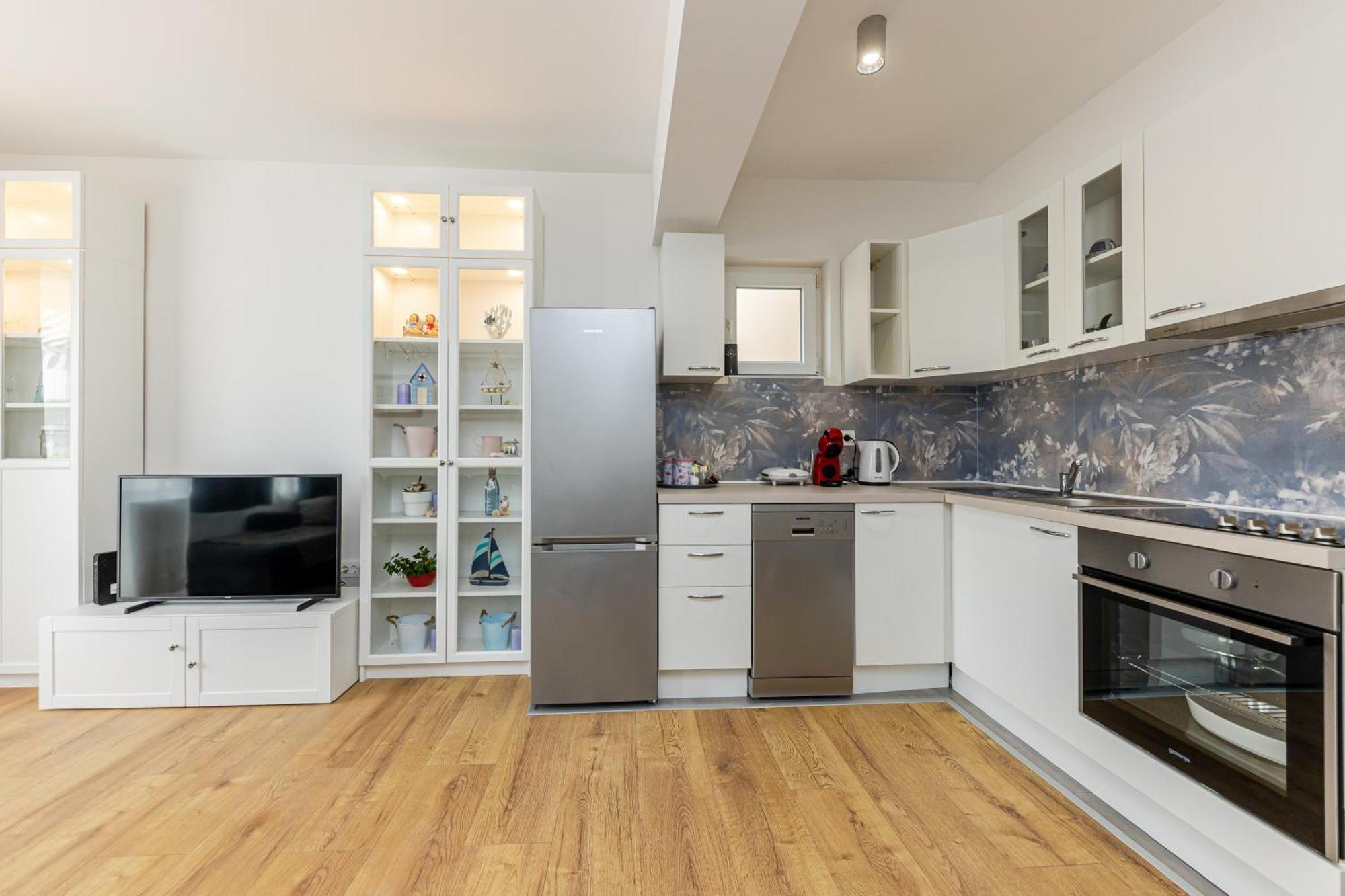 House Niko M With 6 Apartments Split Exterior photo